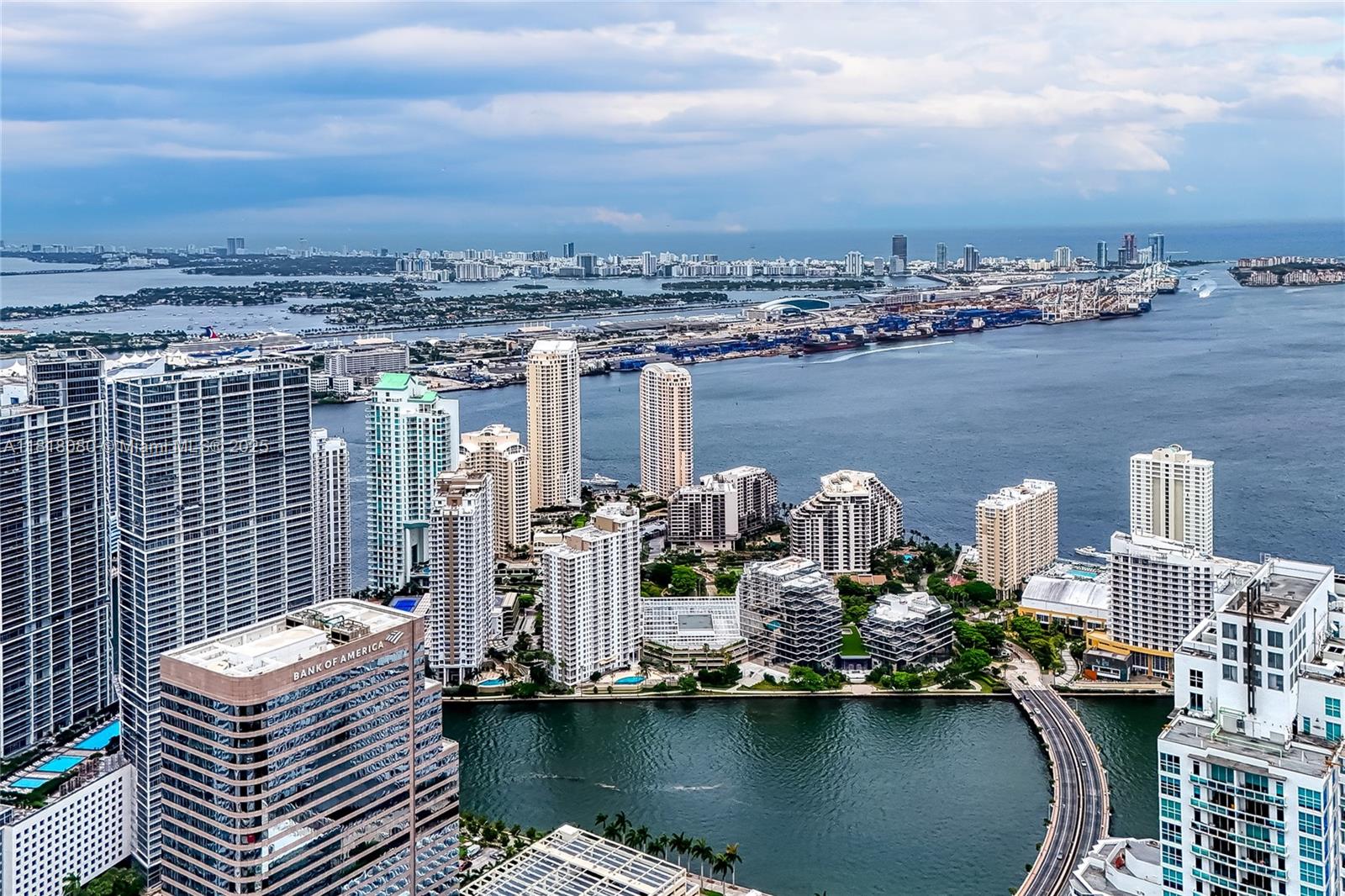 801 SMA RESIDENCES CONDO - Residential