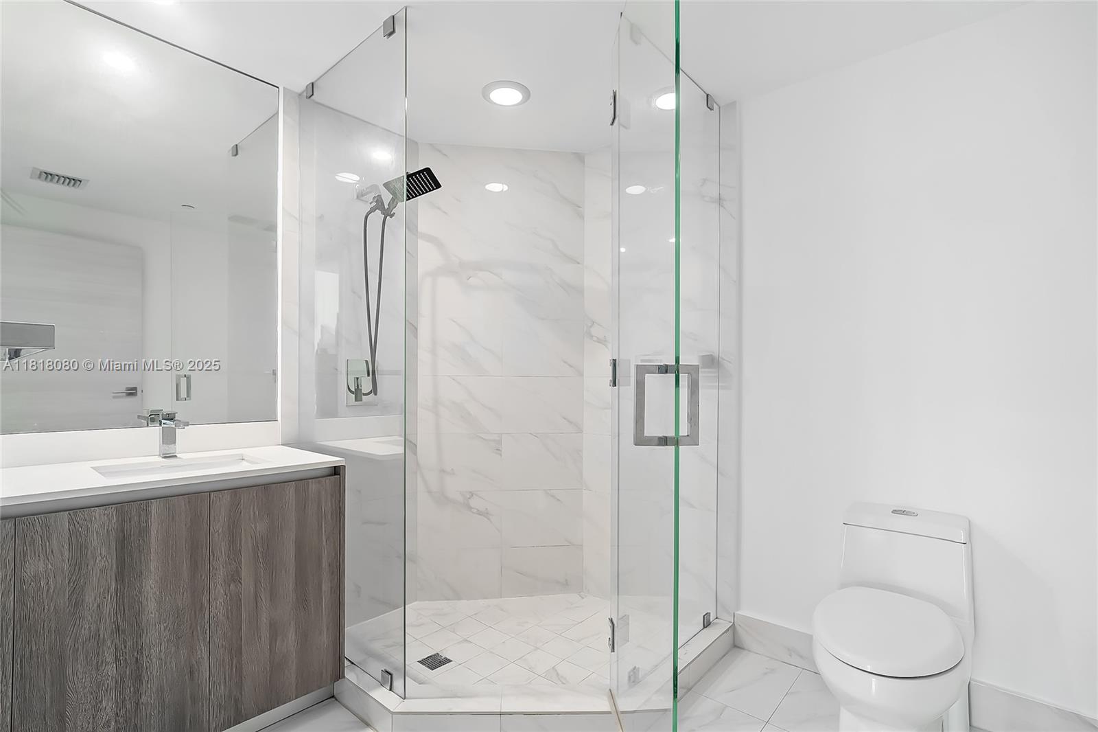 801 SMA RESIDENCES CONDO - Residential