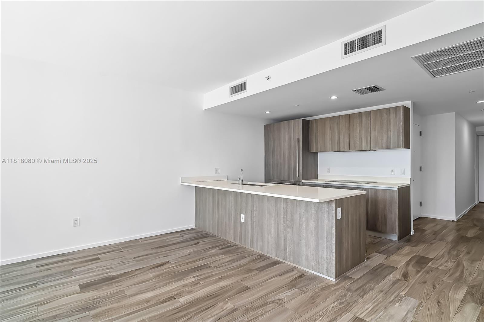 801 SMA RESIDENCES CONDO - Residential