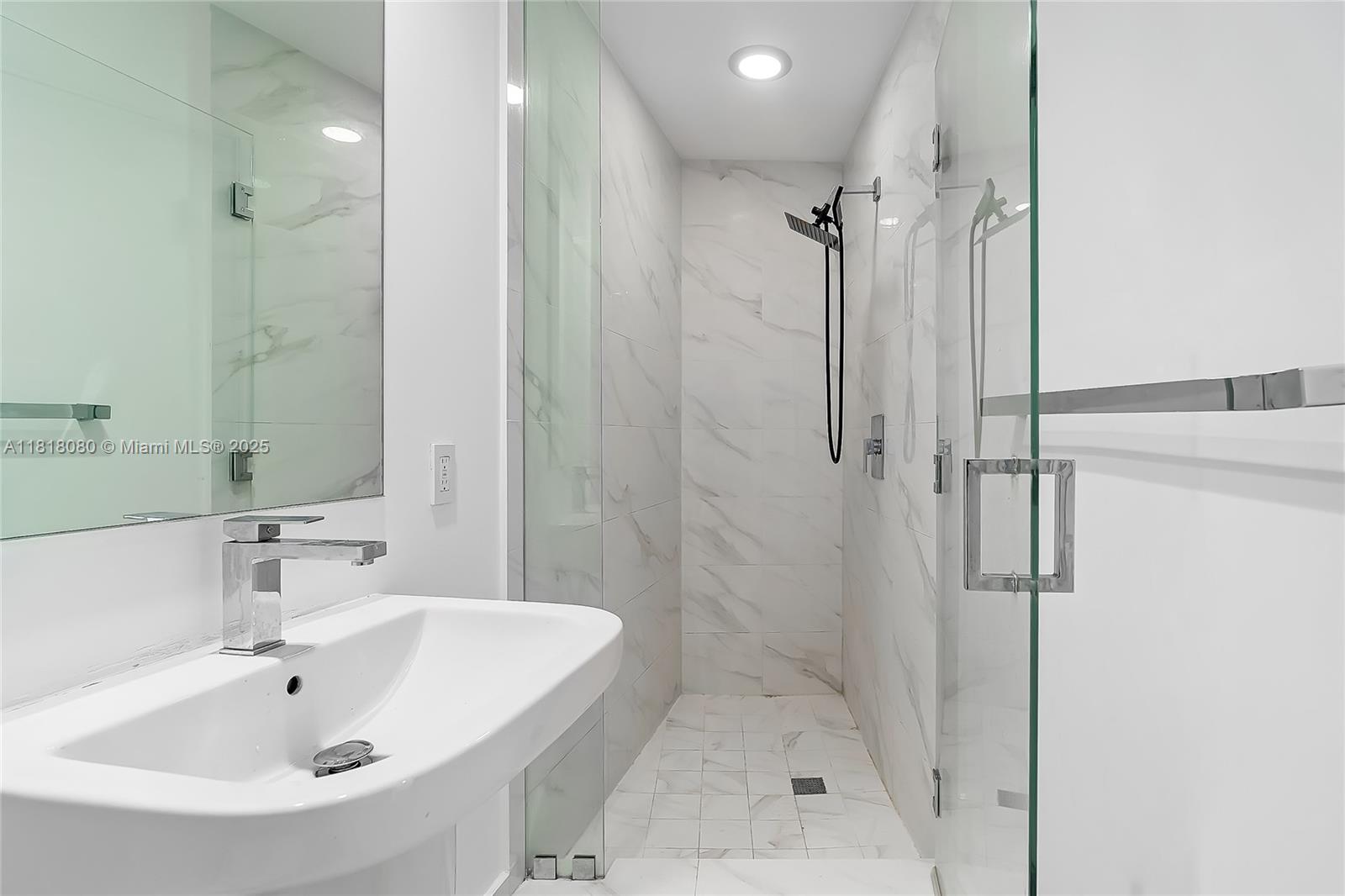 801 SMA RESIDENCES CONDO - Residential