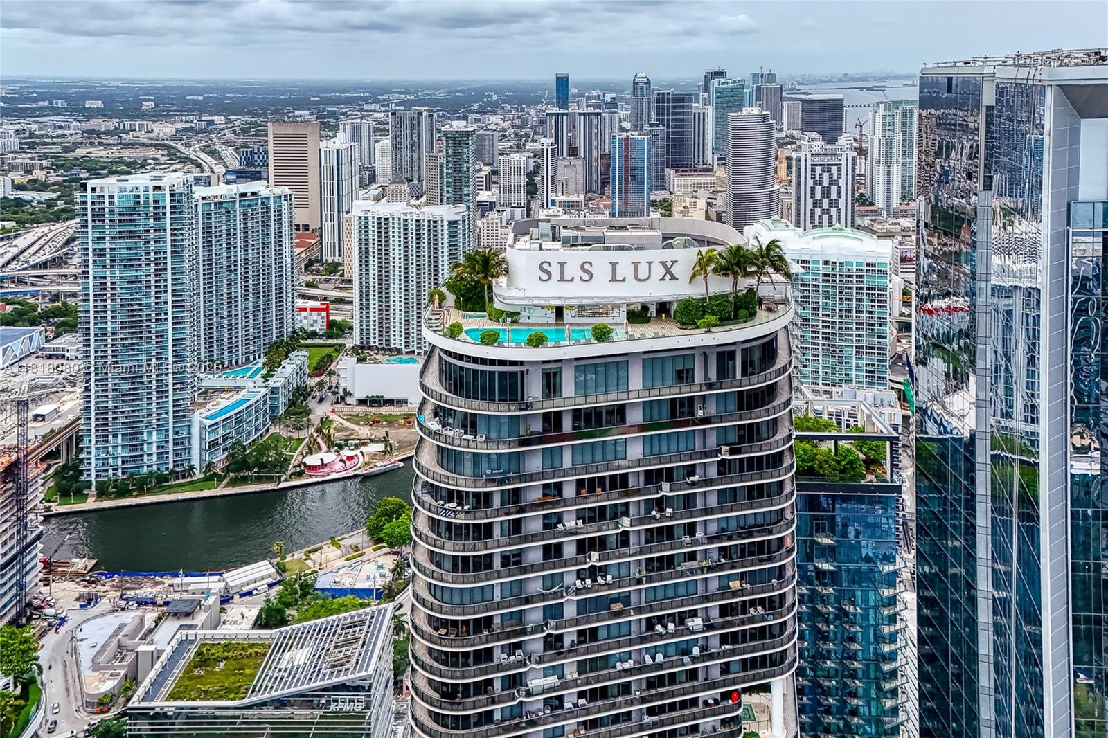 801 SMA RESIDENCES CONDO - Residential