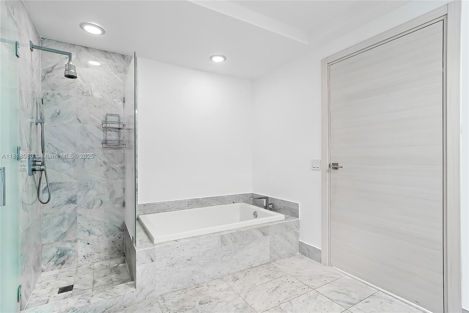 801 SMA RESIDENCES CONDO - Residential