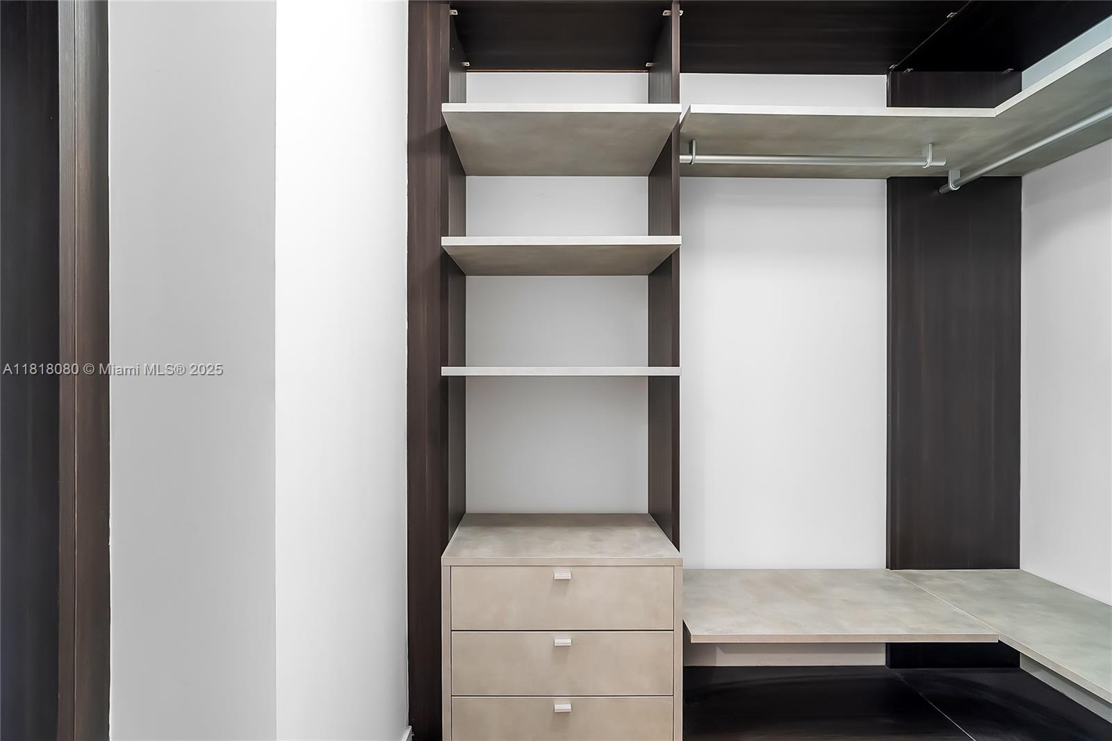 801 SMA RESIDENCES CONDO - Residential