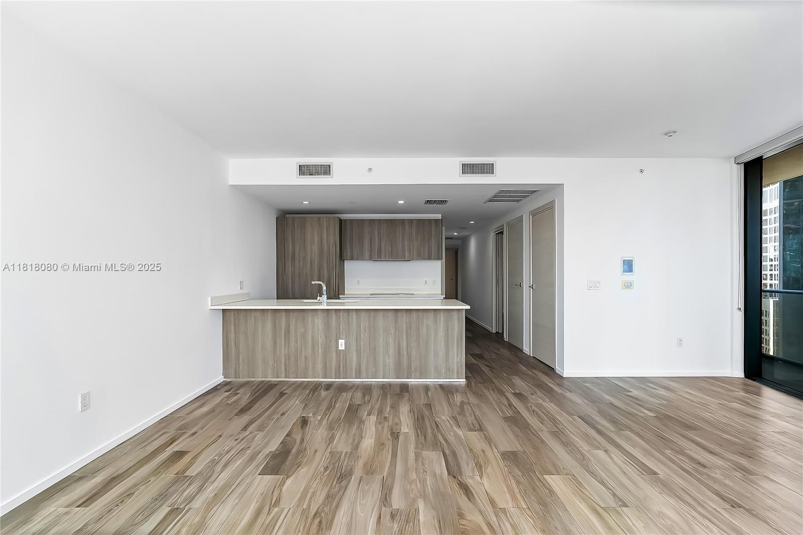 801 SMA RESIDENCES CONDO - Residential