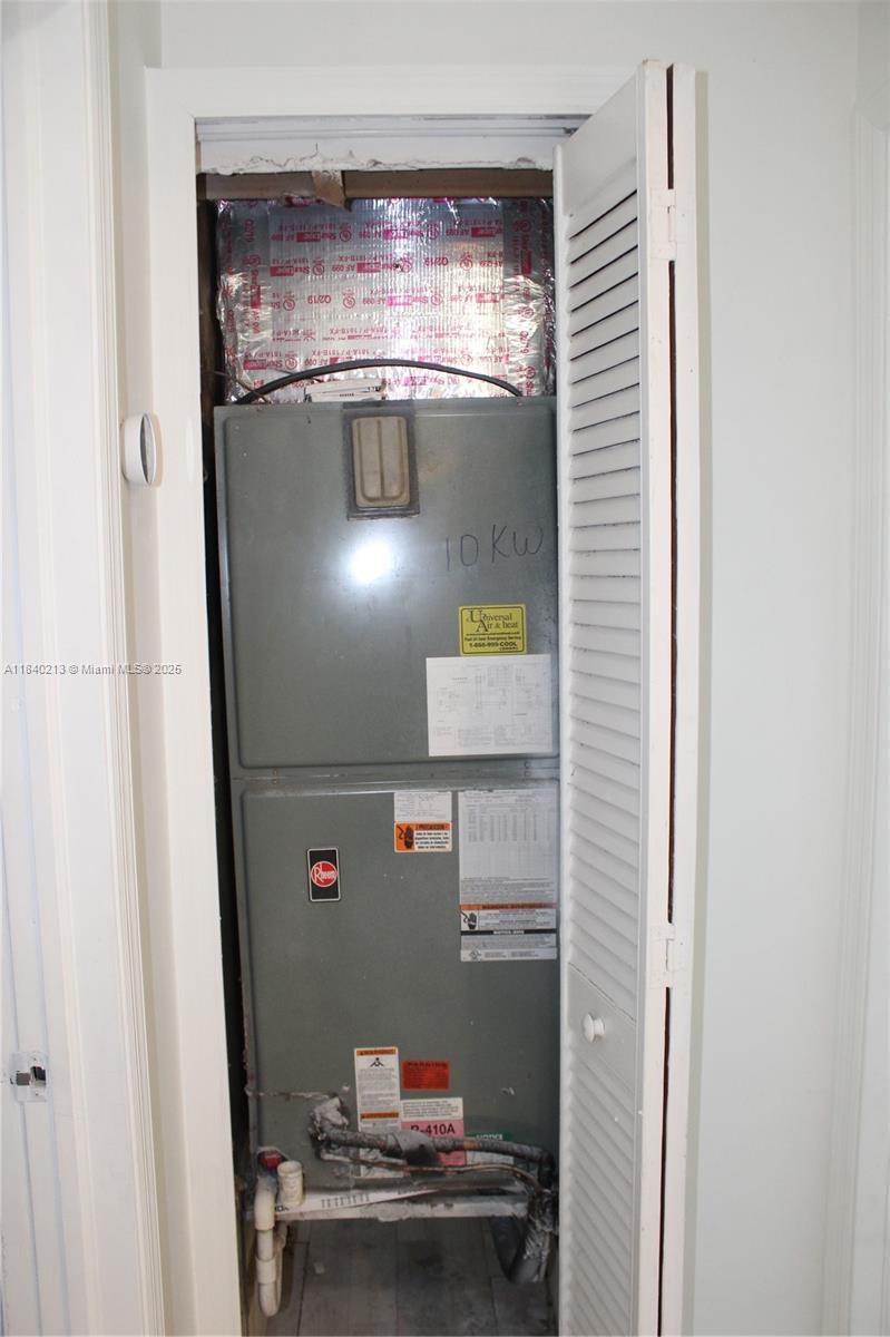 PALM LANE VILLA NO 4 - Residential