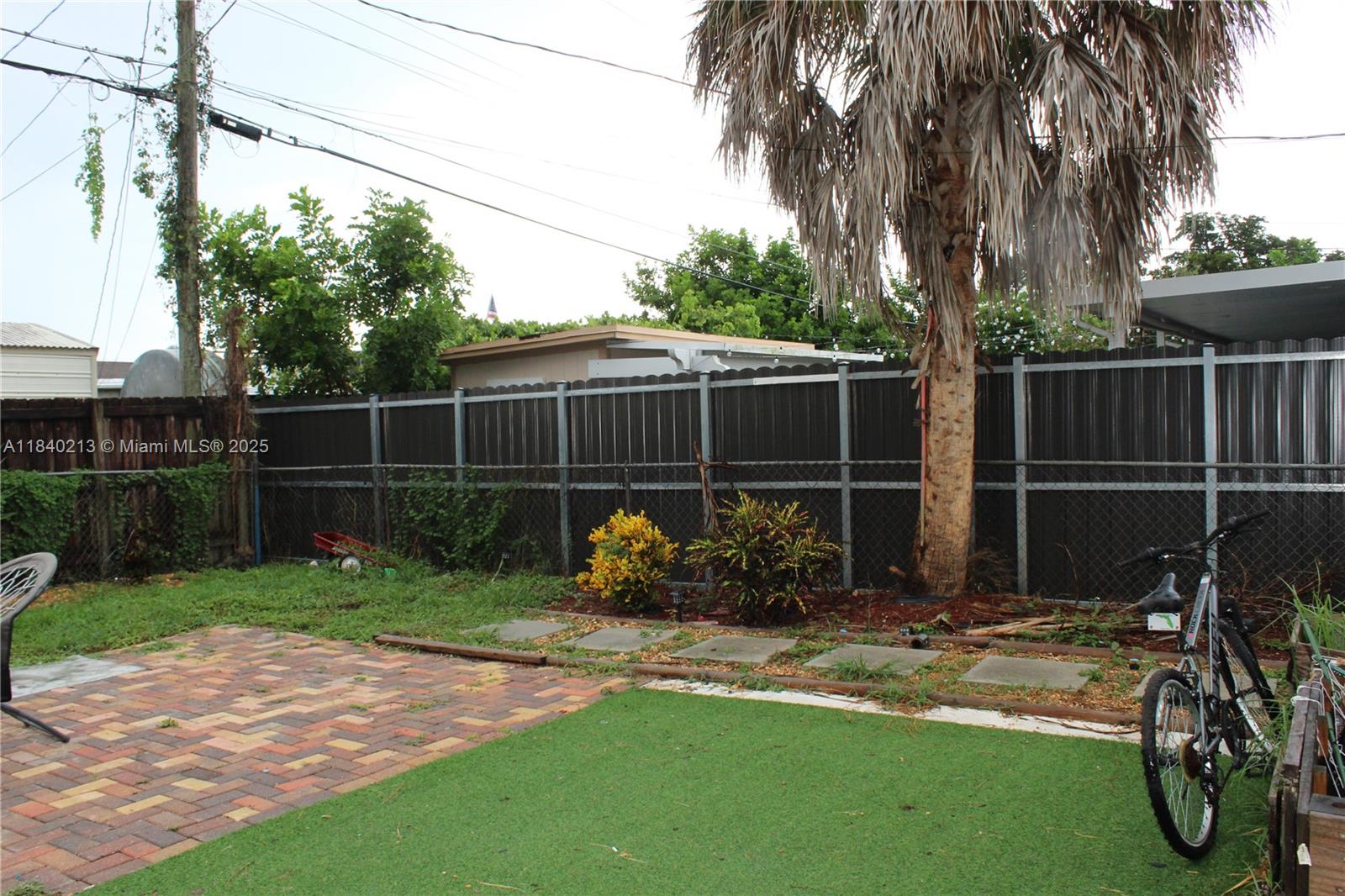 PALM LANE VILLA NO 4 - Residential