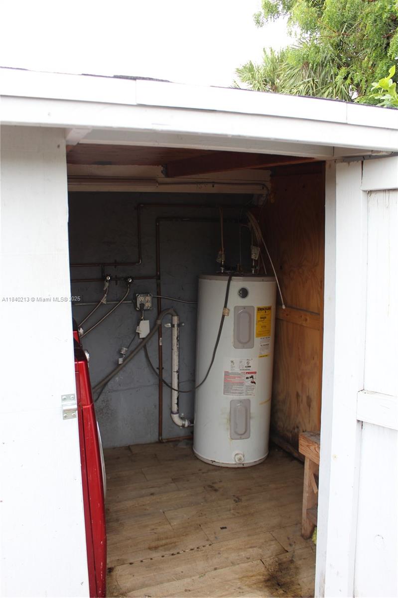 PALM LANE VILLA NO 4 - Residential