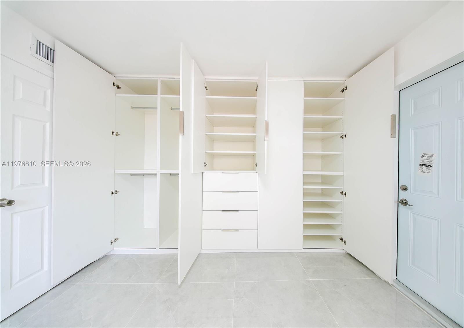 PELL MANOR CONDOMINIUM 3 - Residential