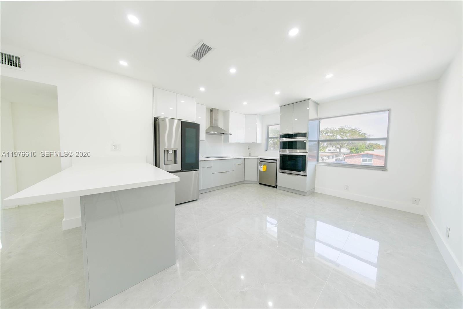 PELL MANOR CONDOMINIUM 3 - Residential