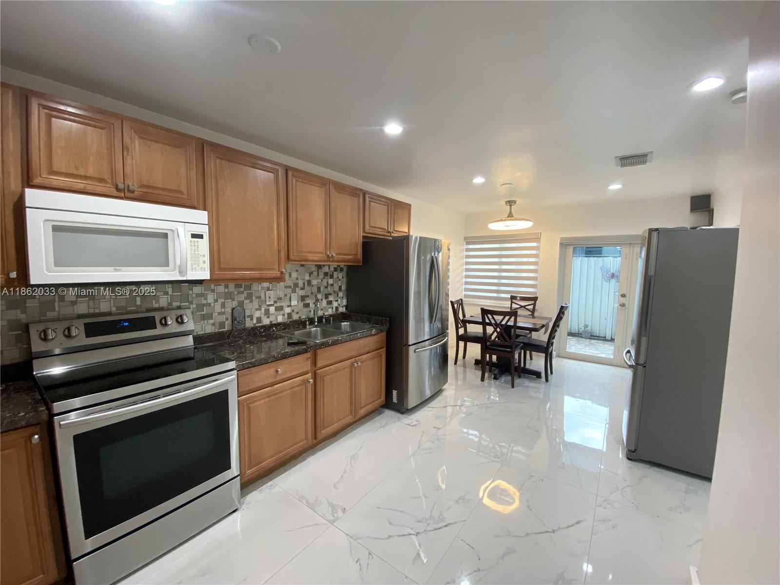 UNIVERSITY COURTS SUB - Residential