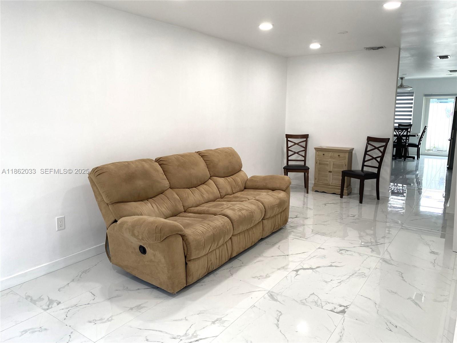 UNIVERSITY COURTS SUB - Residential