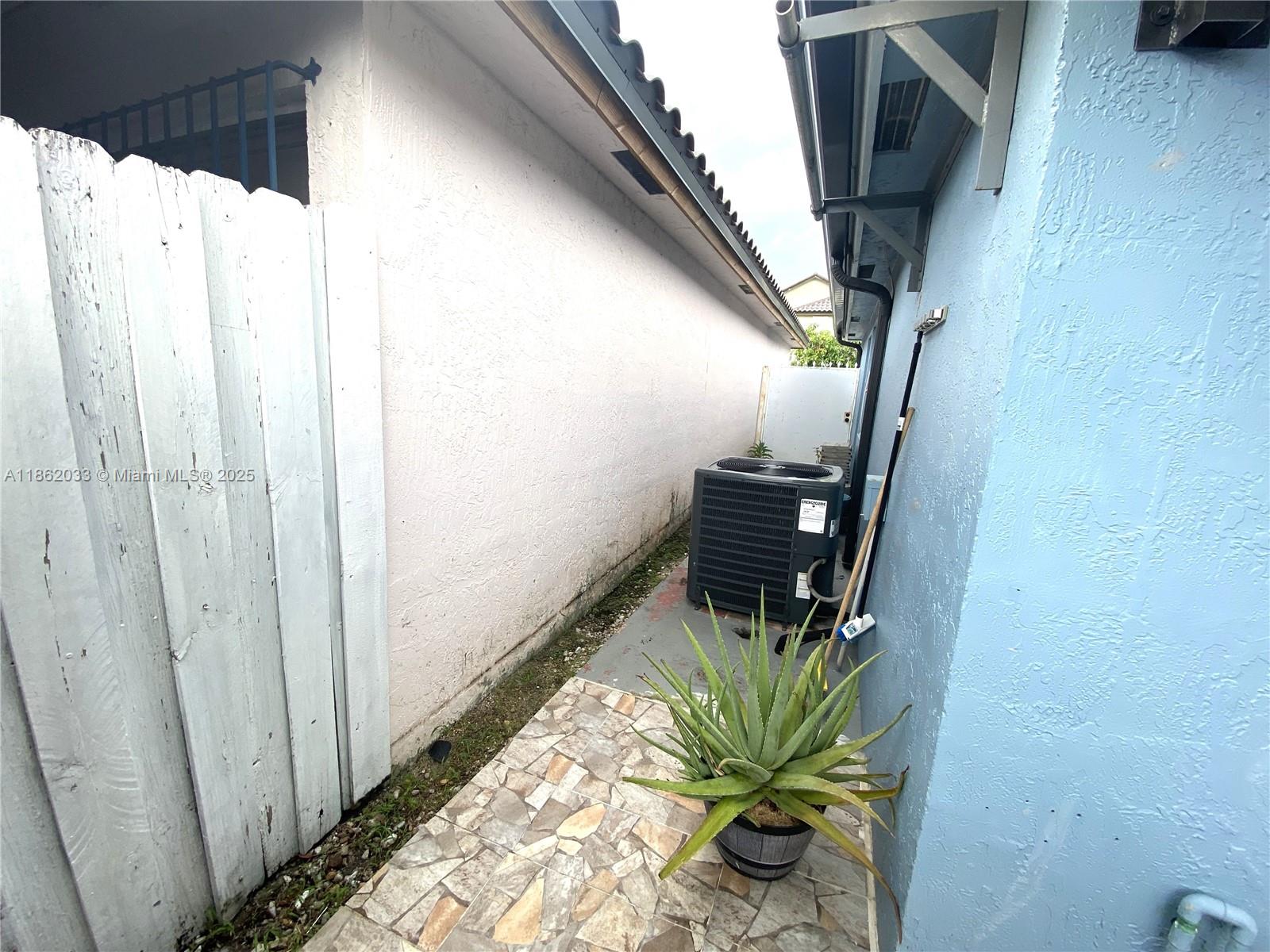 UNIVERSITY COURTS SUB - Residential