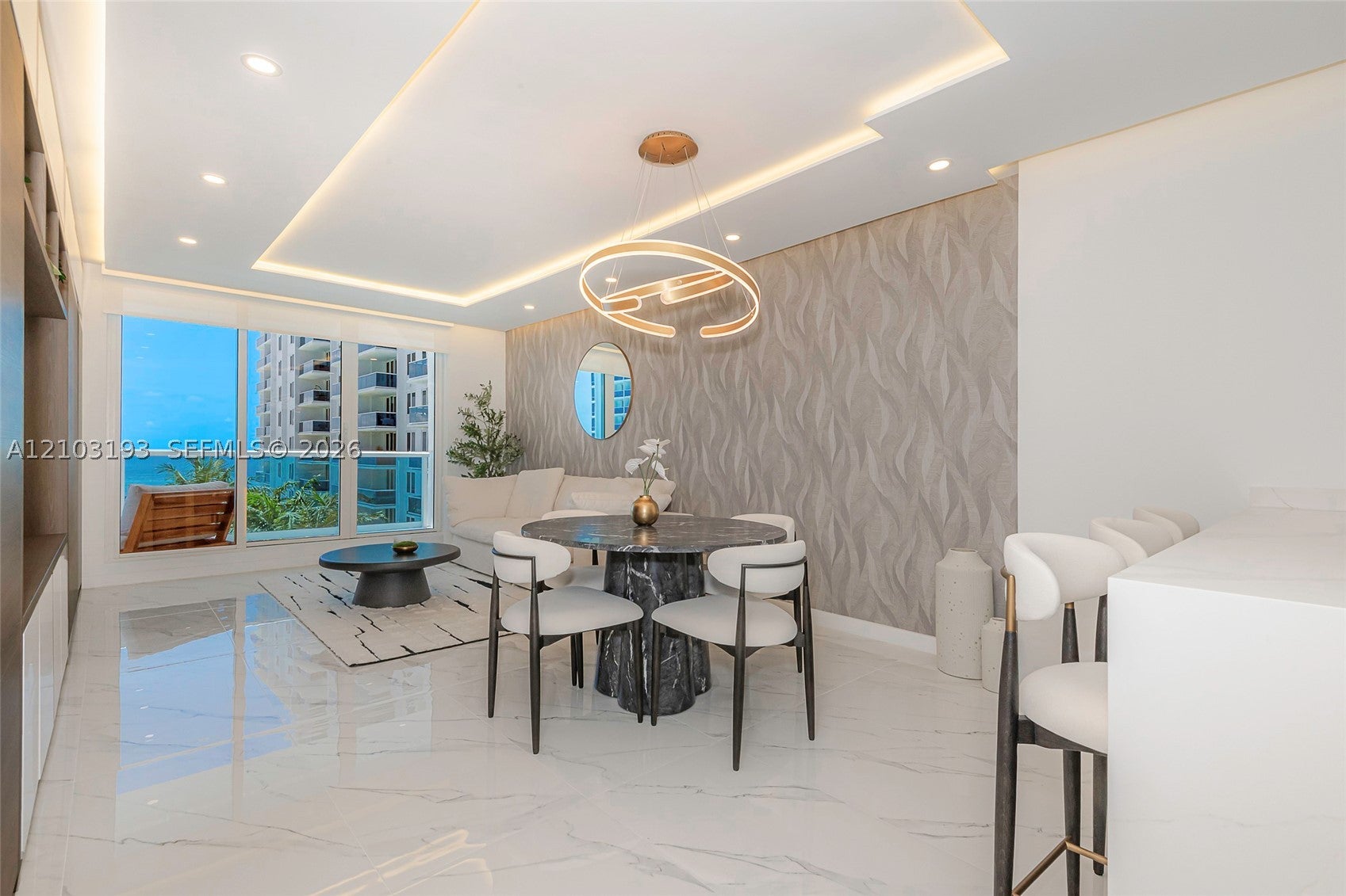 2301 Collins Ave 825