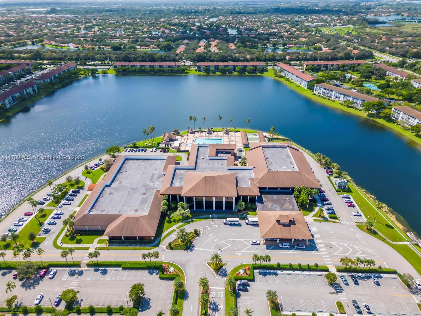 CAMBRIDGE AT CENTURY VILL - Residential