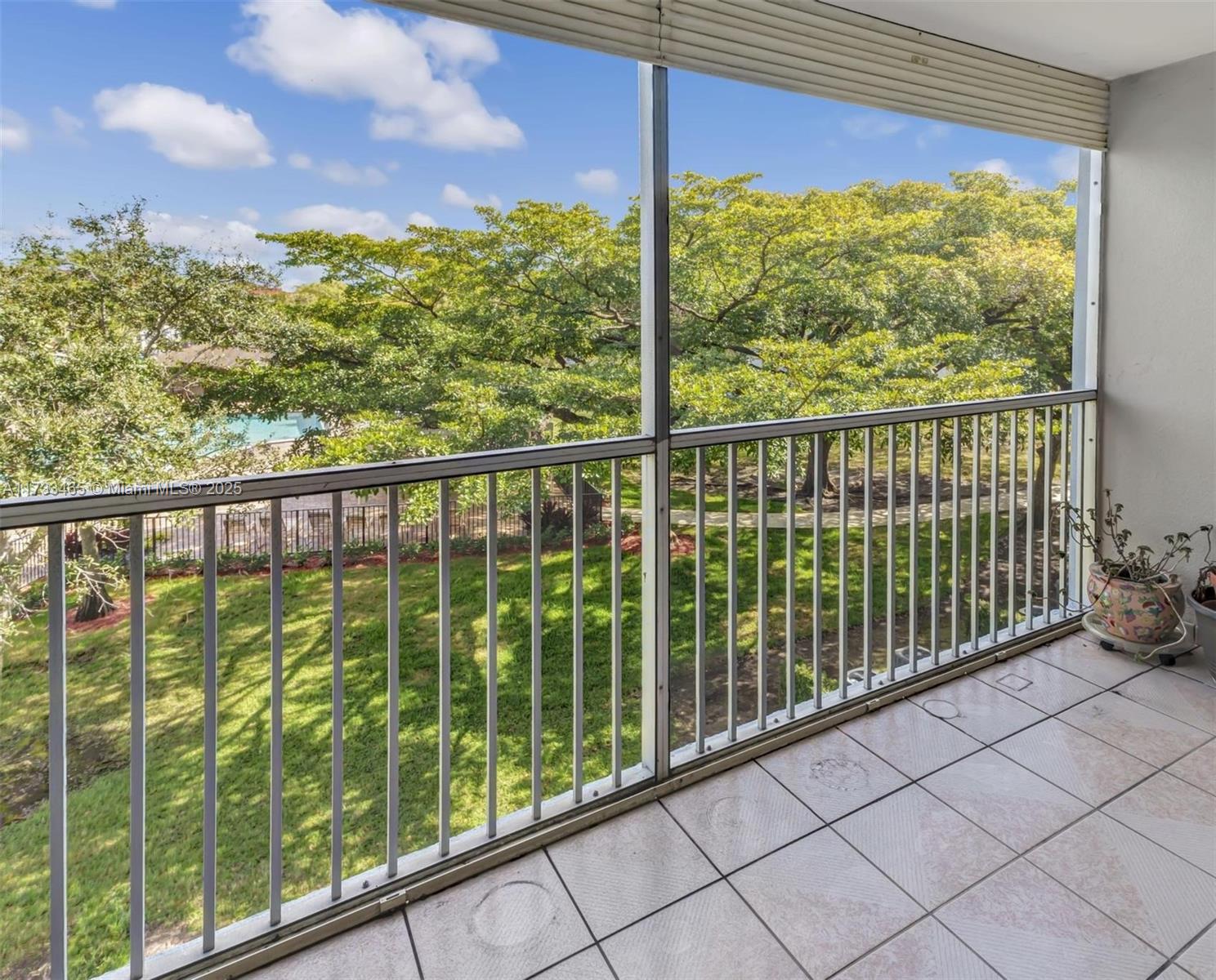 CAMBRIDGE AT CENTURY VILL - Residential