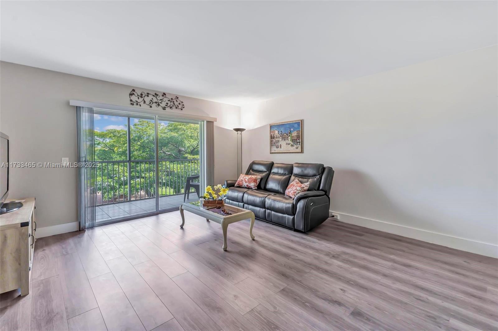 CAMBRIDGE AT CENTURY VILL - Residential