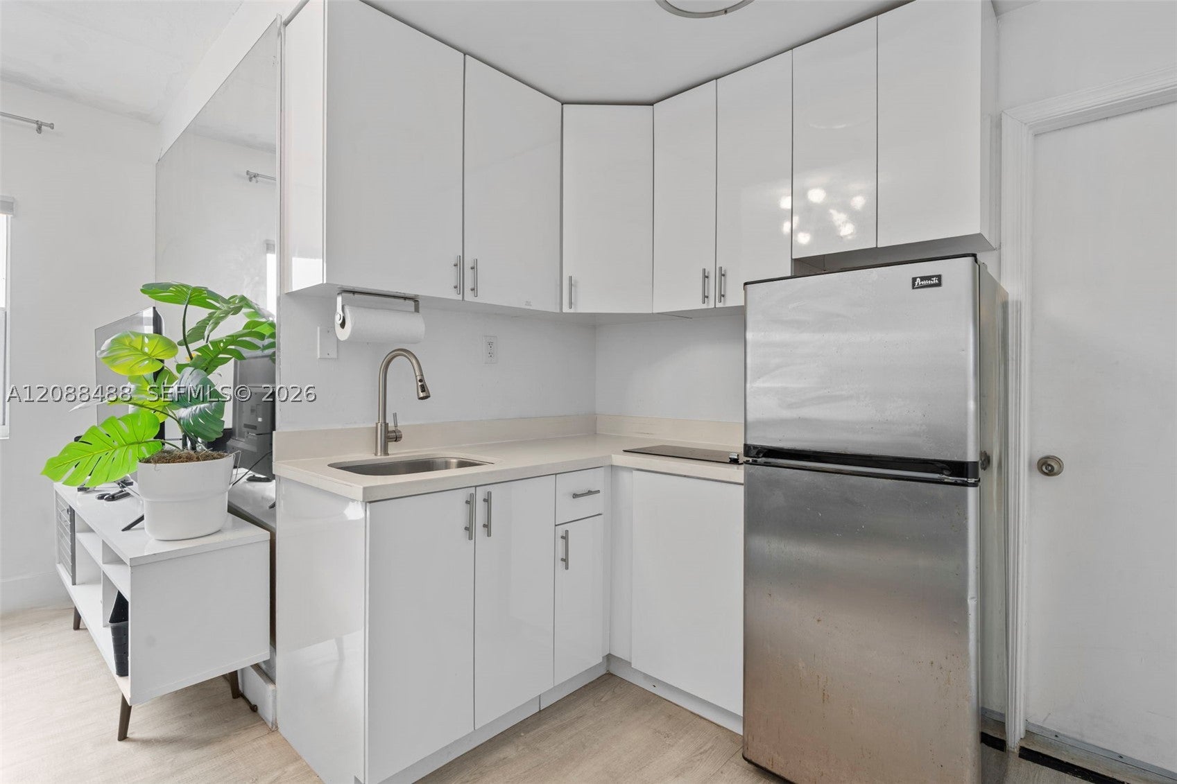335 Ocean Dr 106