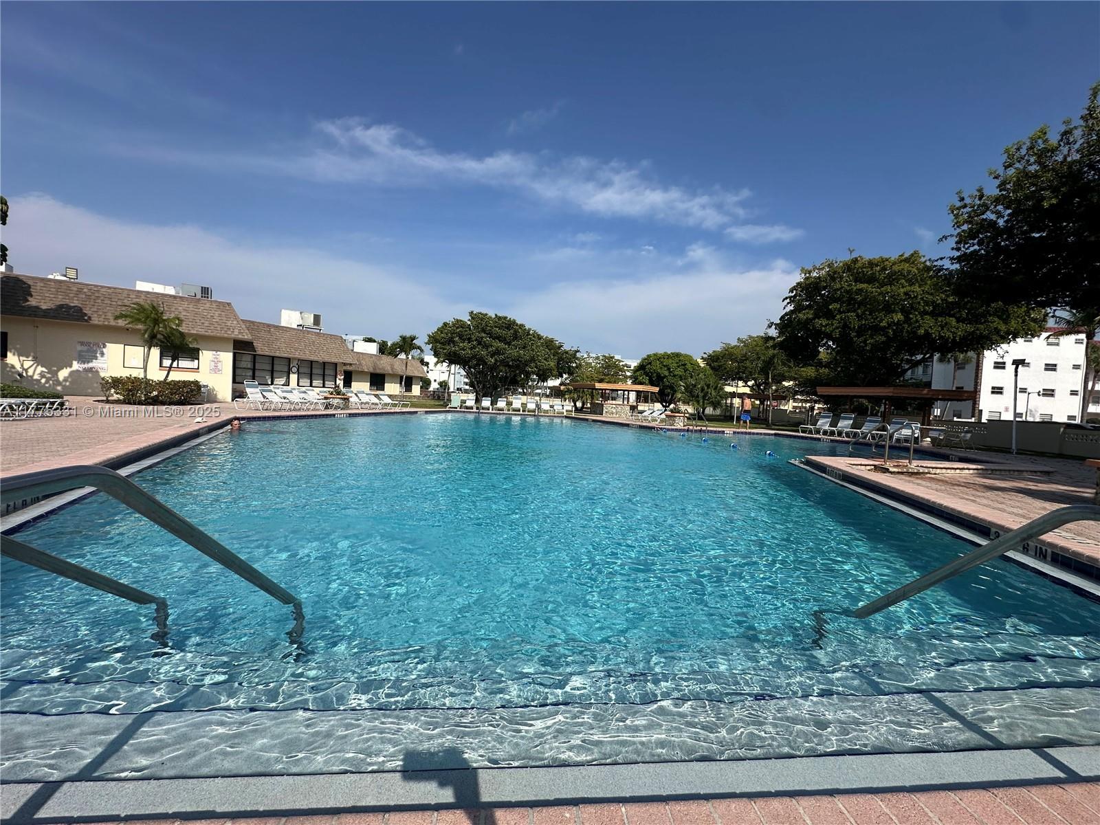 SAPPHIRE CONDO - Residential