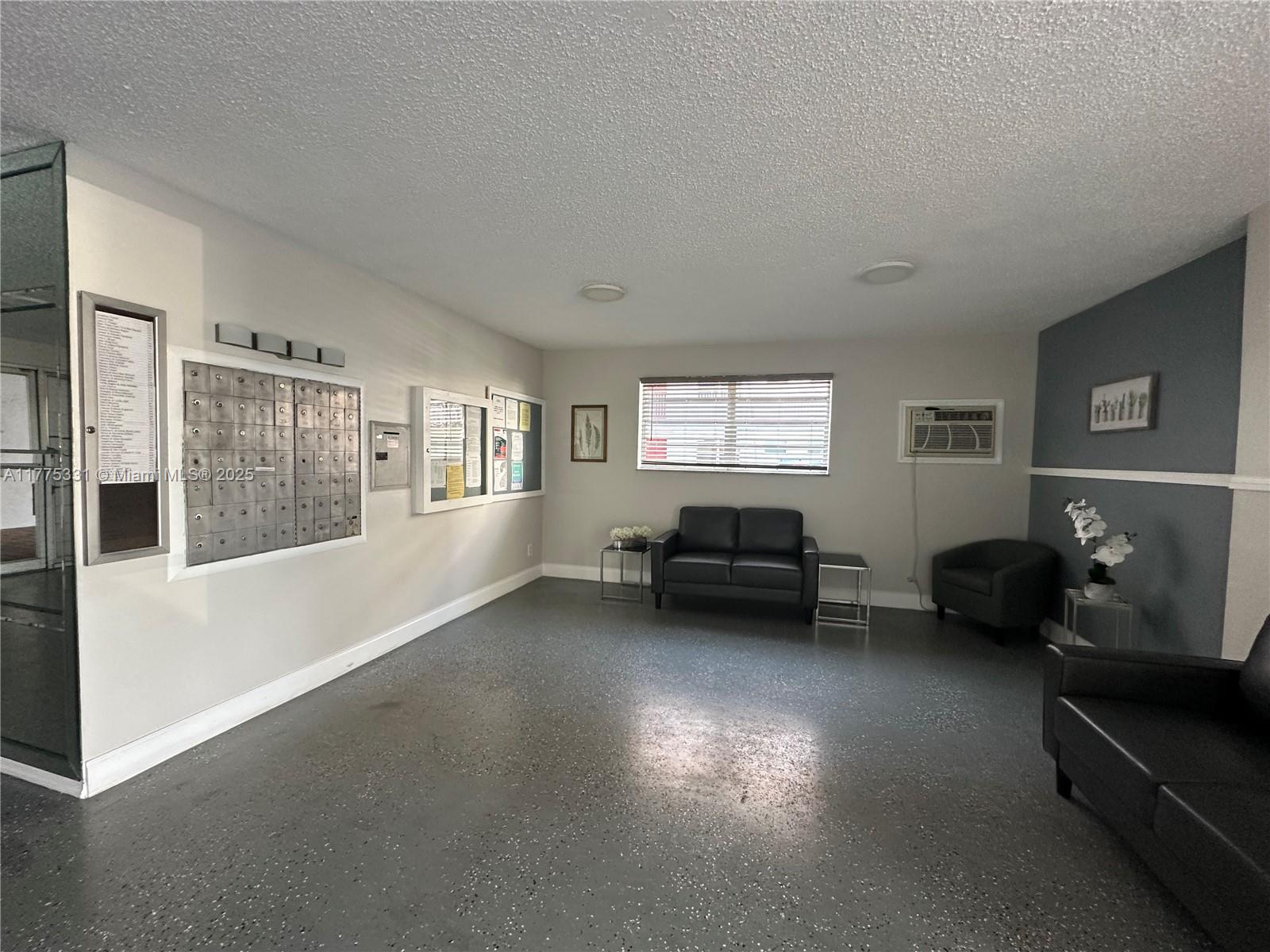 SAPPHIRE CONDO - Residential