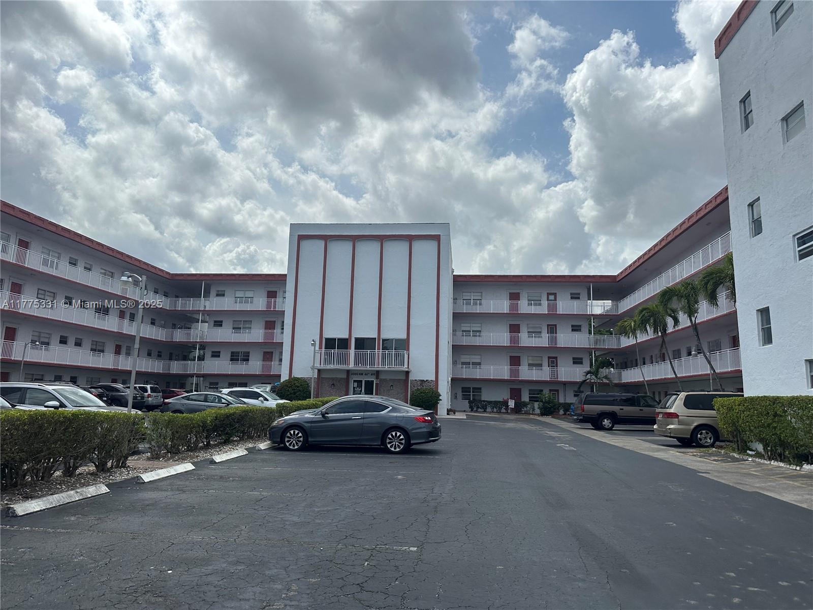 SAPPHIRE CONDO - Residential