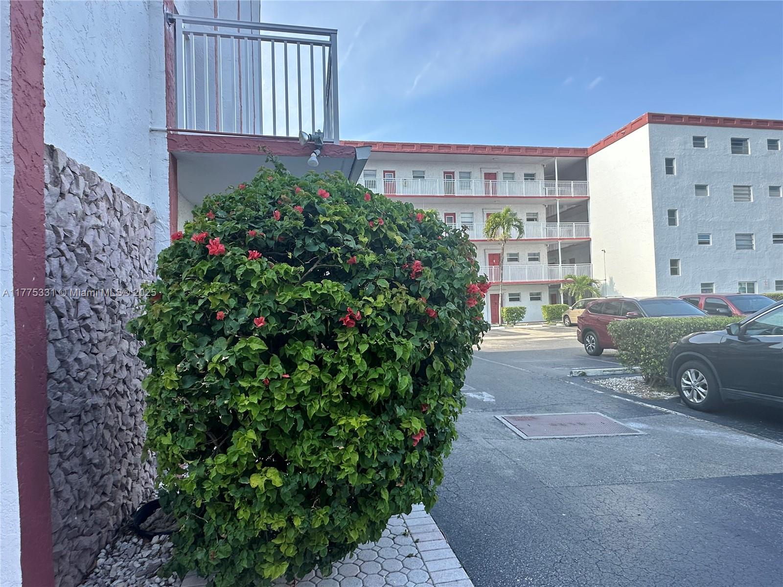 SAPPHIRE CONDO - Residential