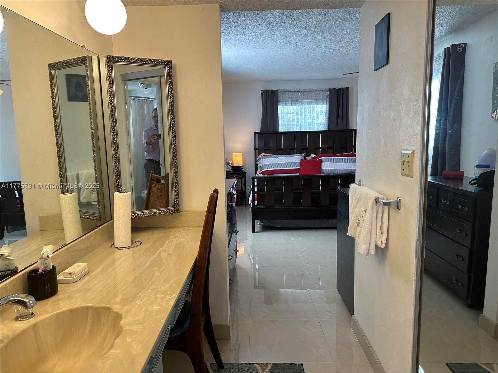 SAPPHIRE CONDO - Residential