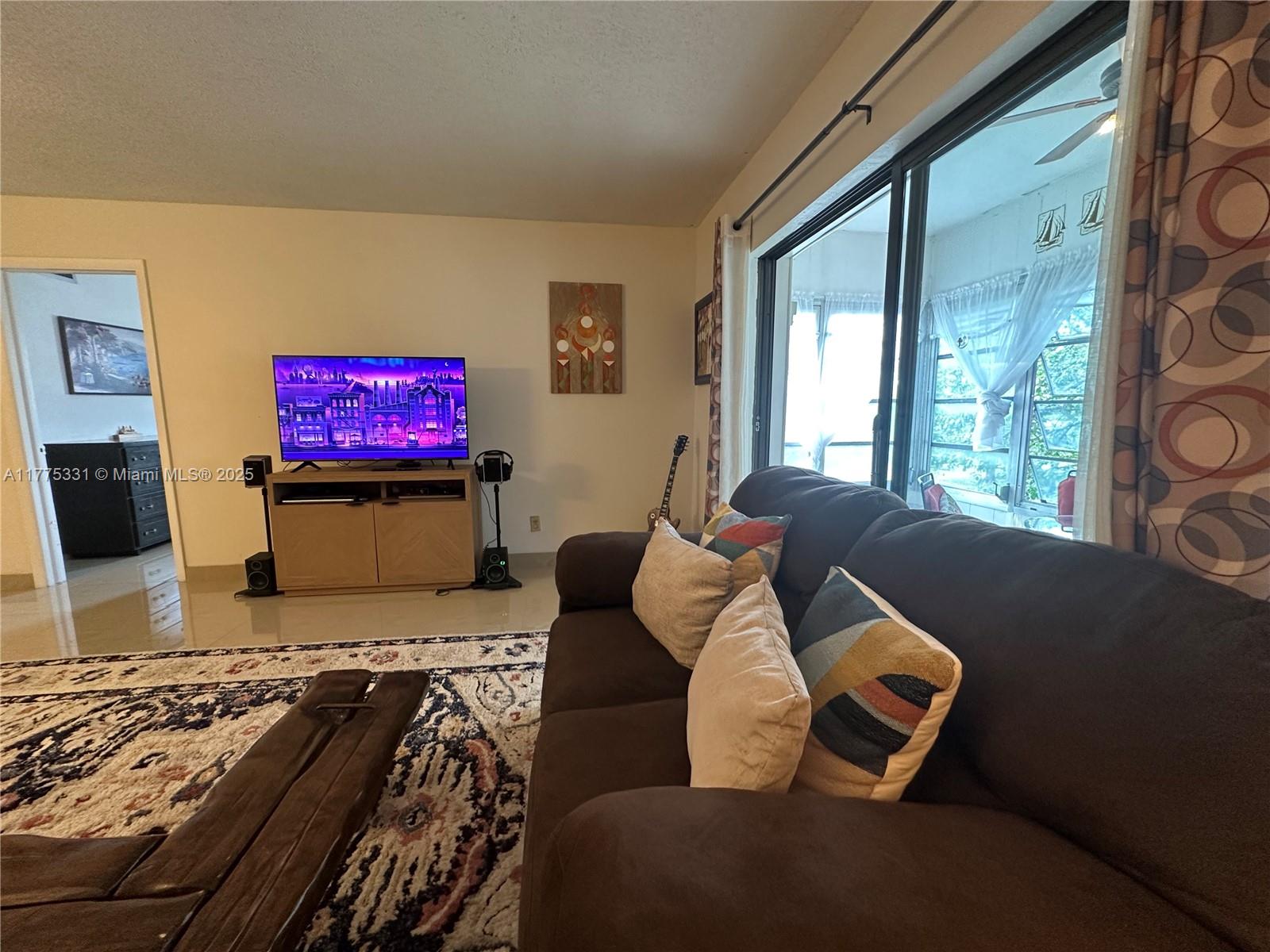 SAPPHIRE CONDO - Residential