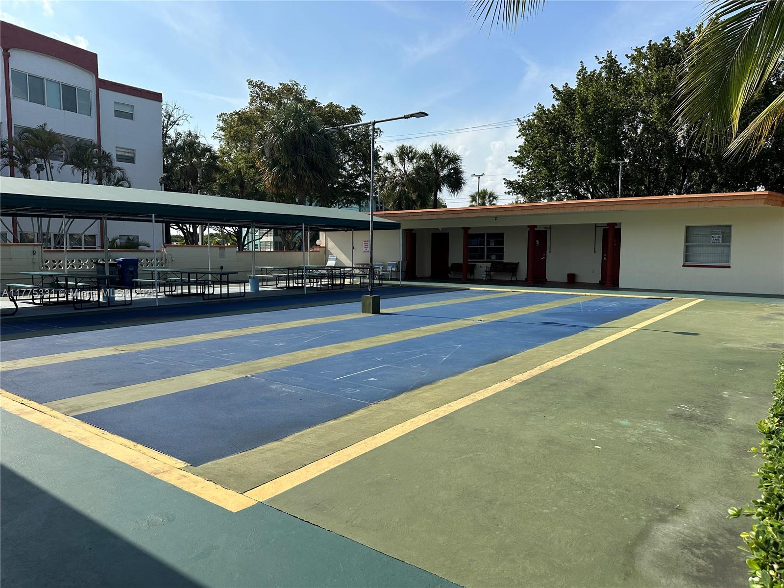 SAPPHIRE CONDO - Residential