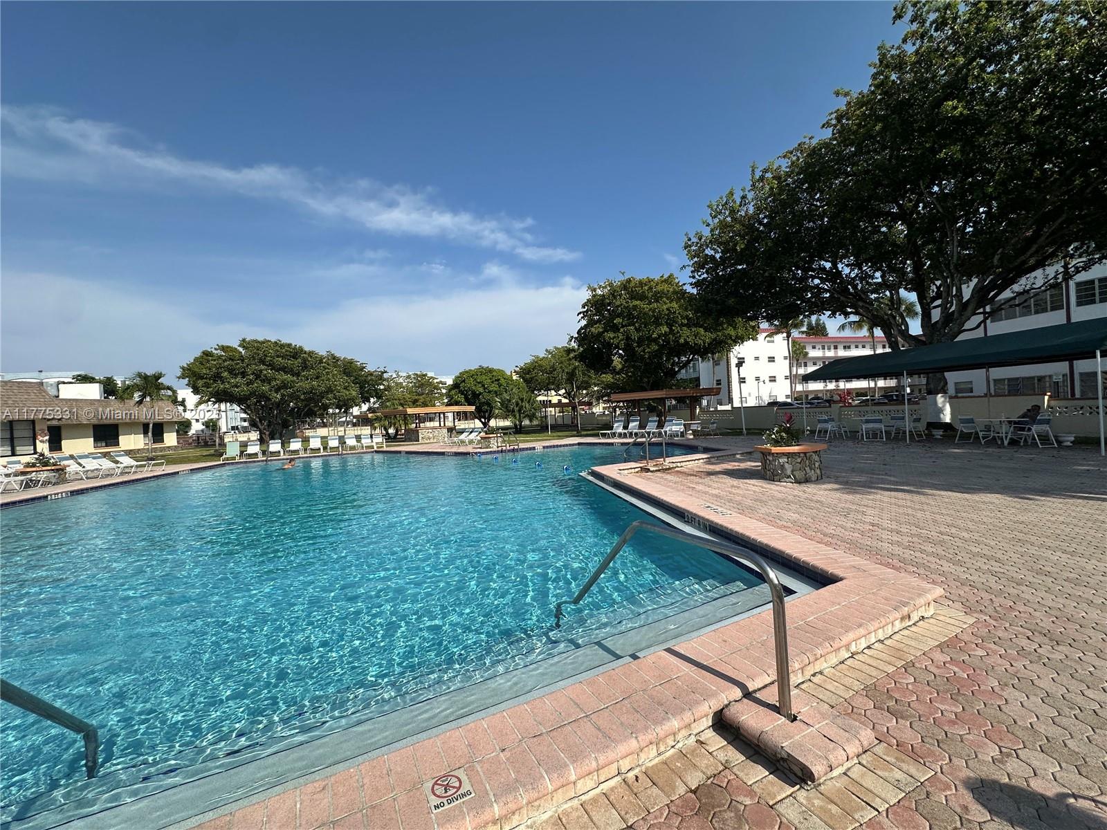 SAPPHIRE CONDO - Residential