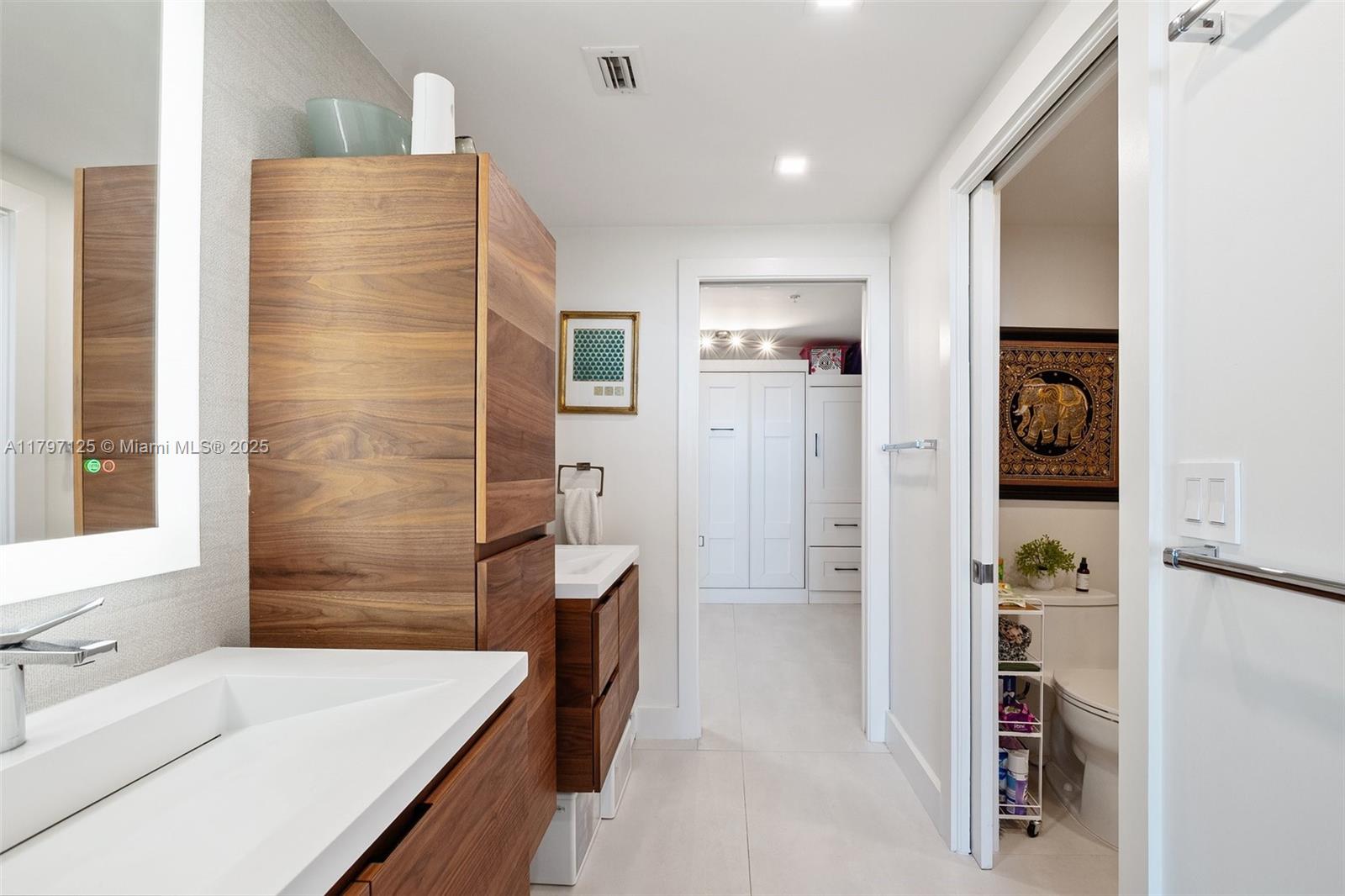 THE TOWER RESIDENCES COND - Residential