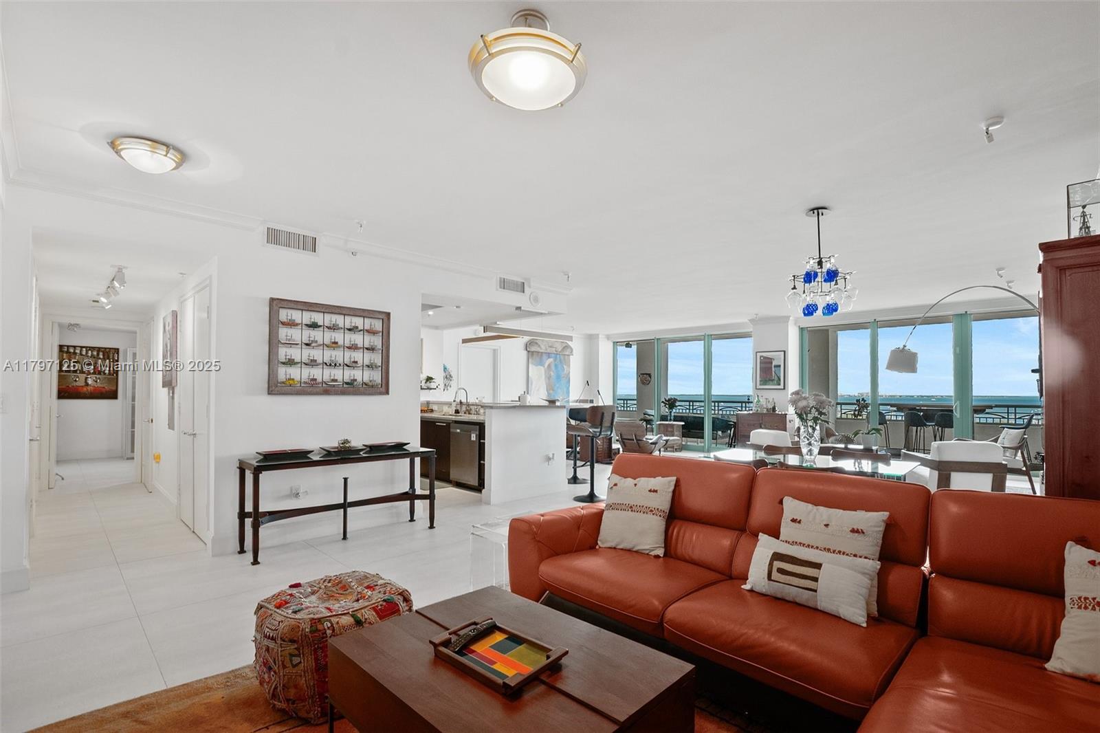 THE TOWER RESIDENCES COND - Residential