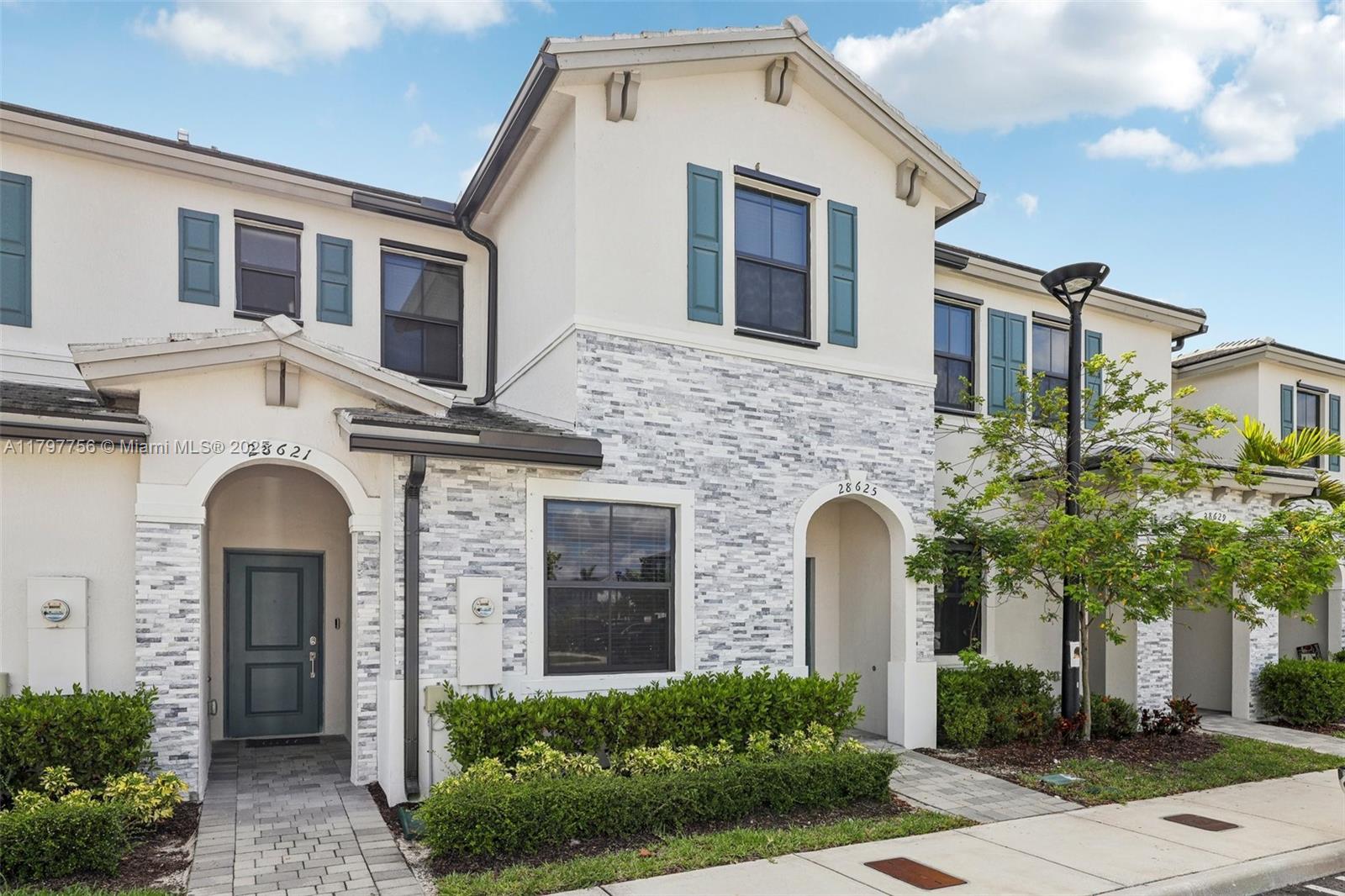 Property for Sale at 28625 Sw 132nd Ct, Homestead, Miami-Dade County, Florida - Bedrooms: 3 
Bathrooms: 3  - $419,900