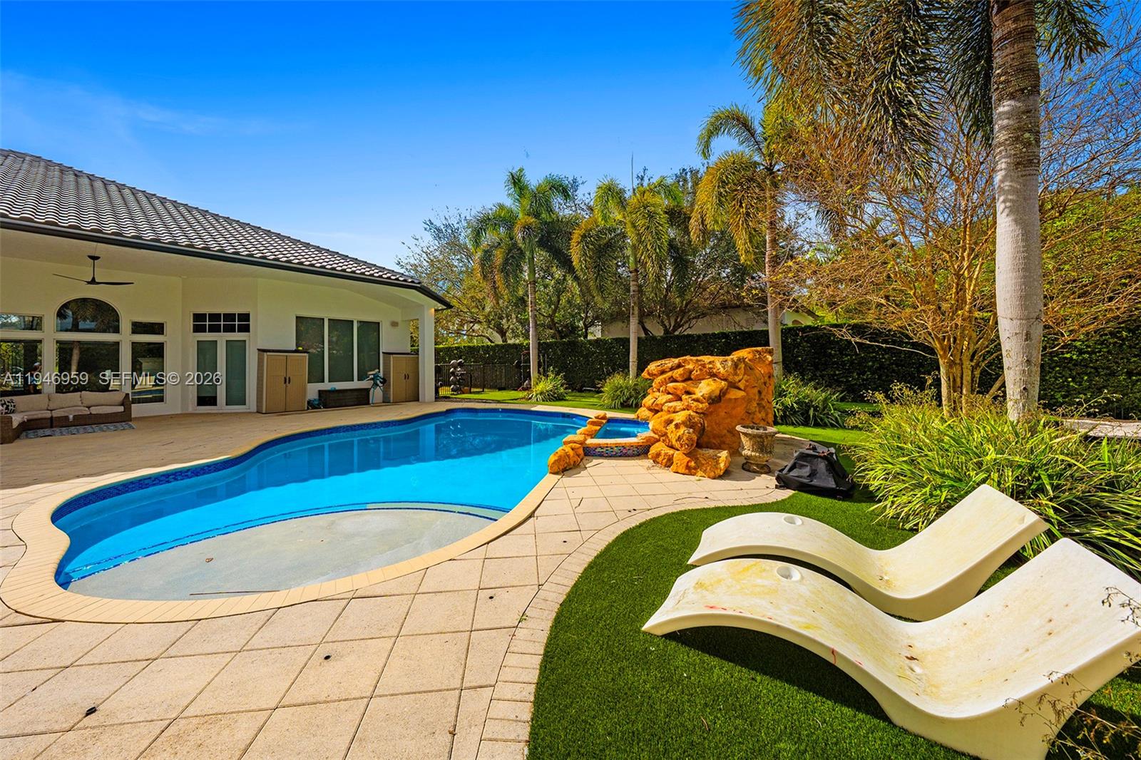 KAPOK GROVE ESTATES - Residential