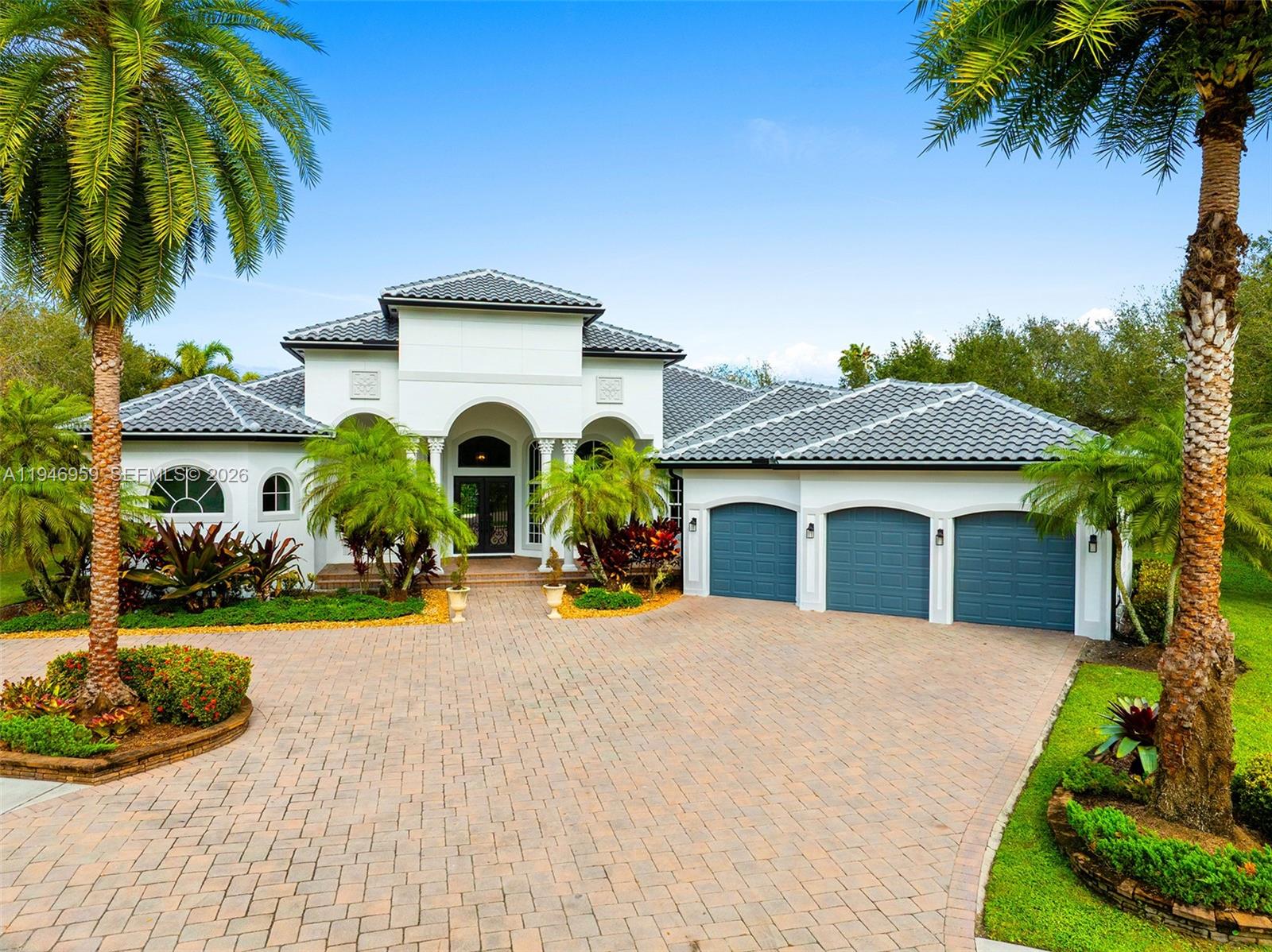 12401 N Stonebrook Cir