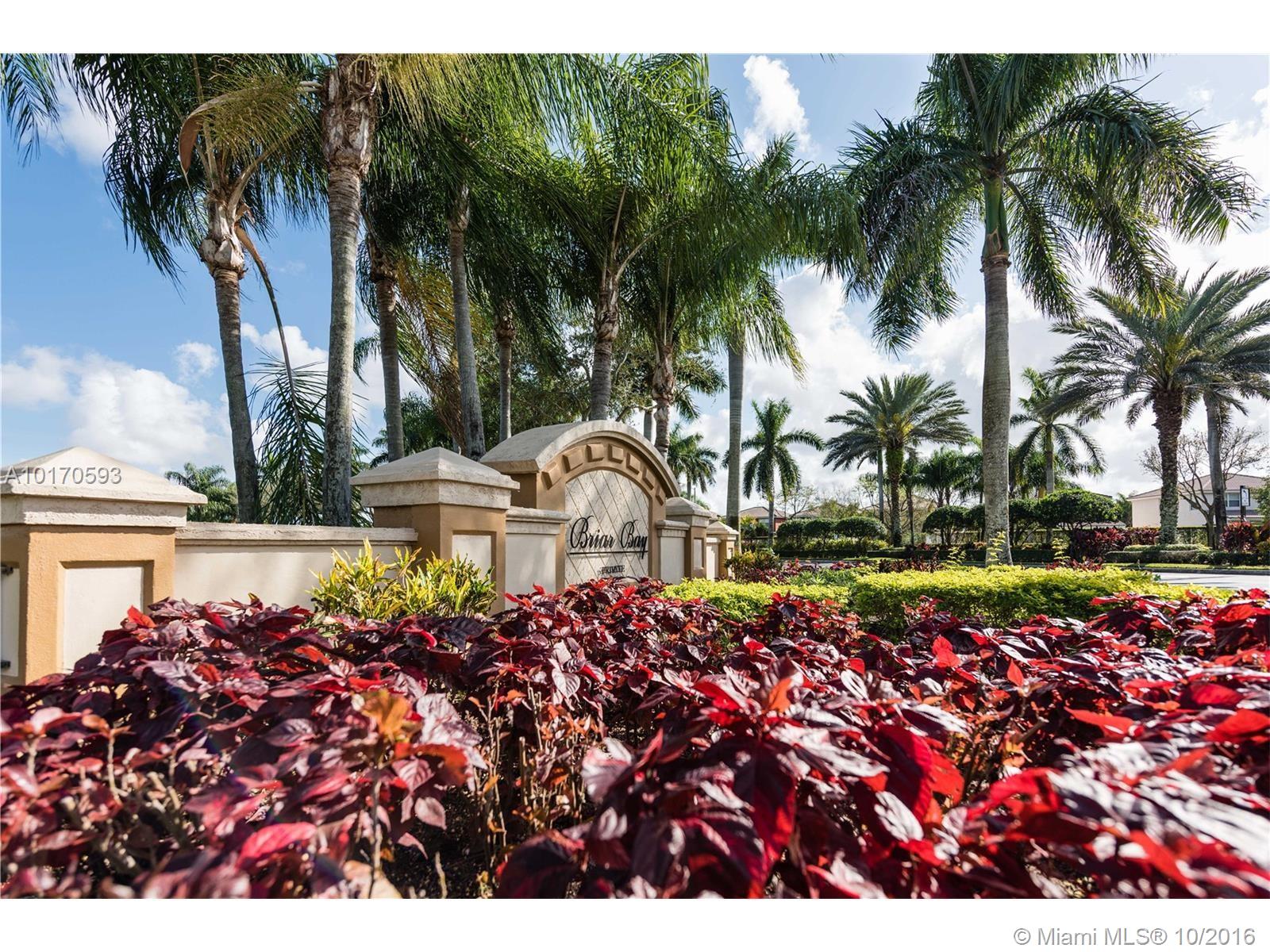 Great location. Beautiful 2/2 condo on 1st floor. washer and dryer inside unit. Close to Florida's turnpike. This one is a must see; don't miss out on this amazing opportunity.