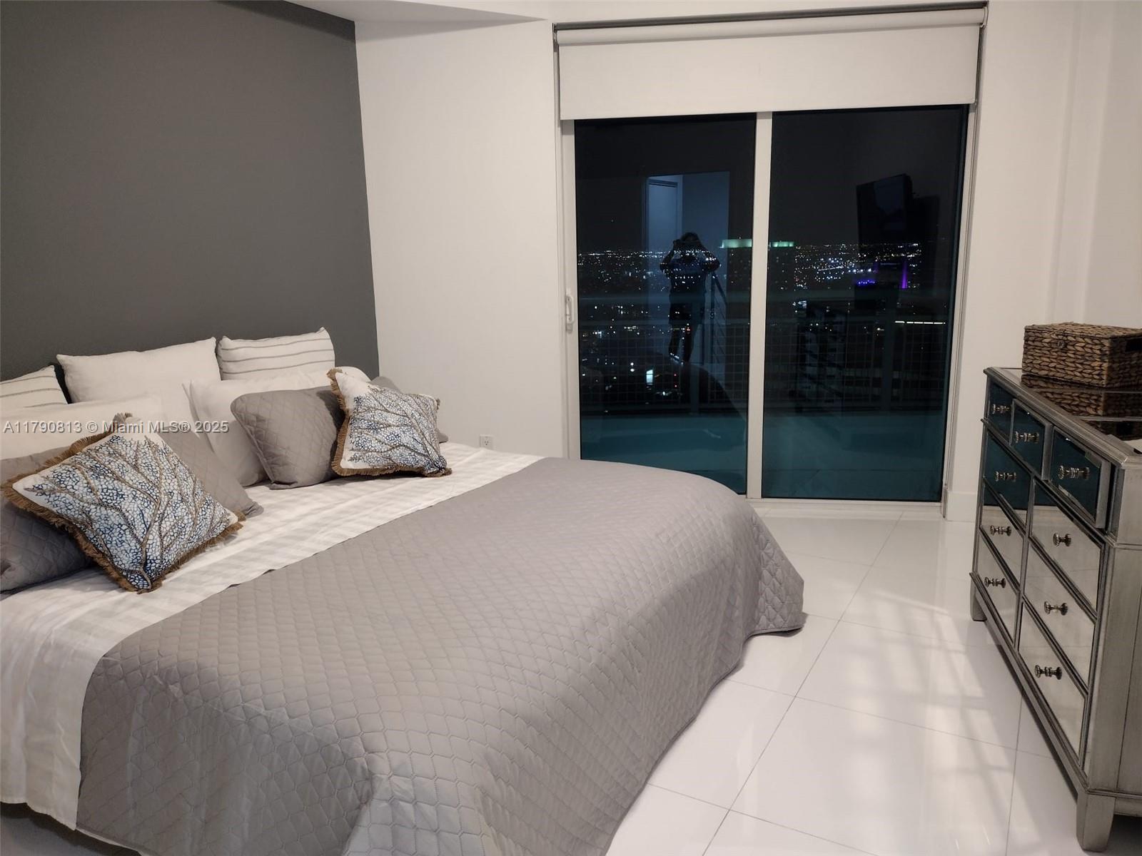 INFINITY AT BRICKELL COND - Residential Lease