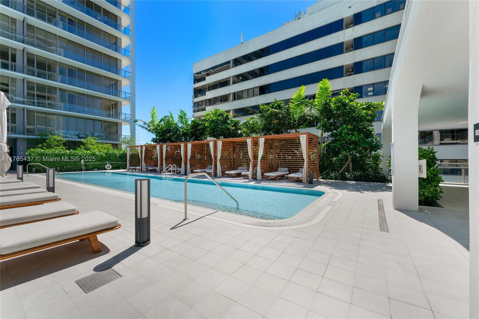 MR C TIGERTAIL TOWER - Residential Lease