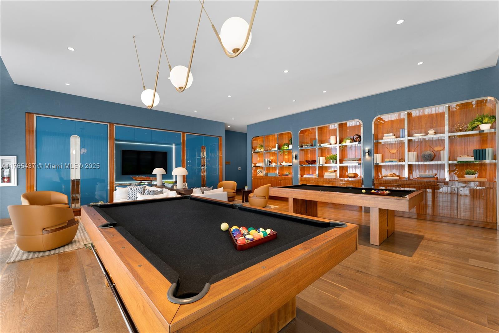 MR C TIGERTAIL TOWER - Residential Lease