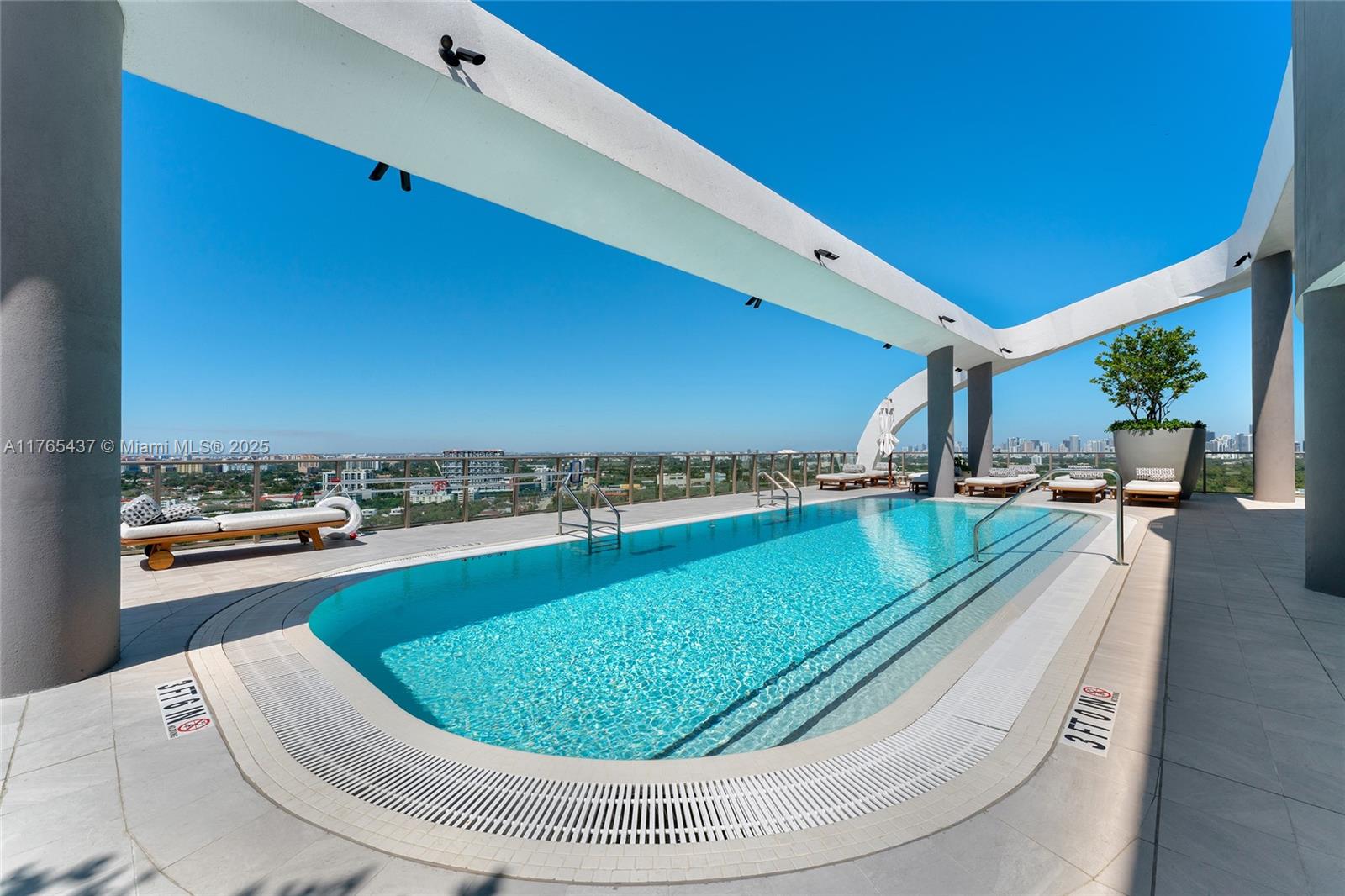 MR C TIGERTAIL TOWER - Residential Lease