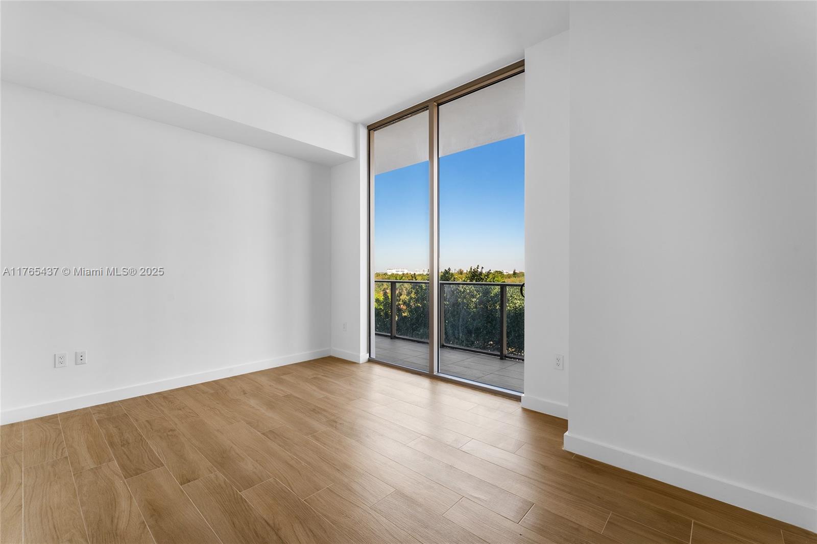 MR C TIGERTAIL TOWER - Residential Lease