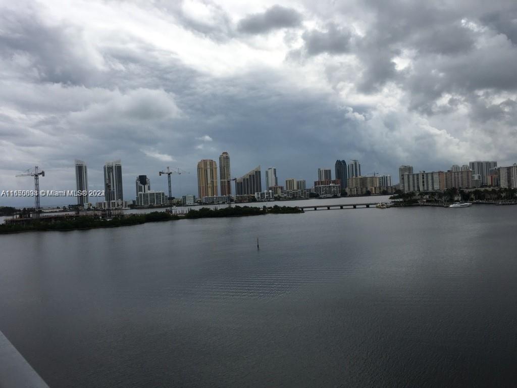 ECHO CONDO AVENTURA - Residential