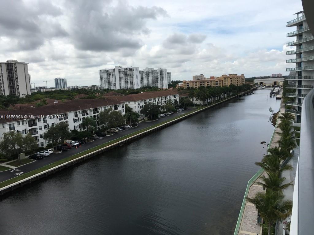 ECHO CONDO AVENTURA - Residential