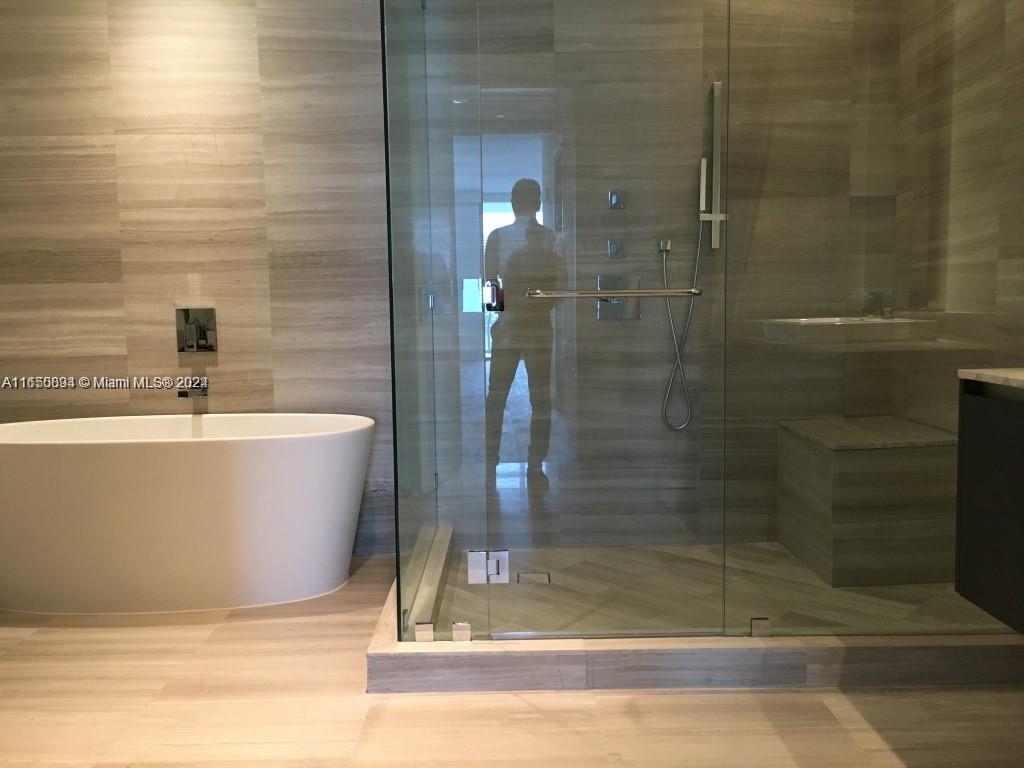 ECHO CONDO AVENTURA - Residential