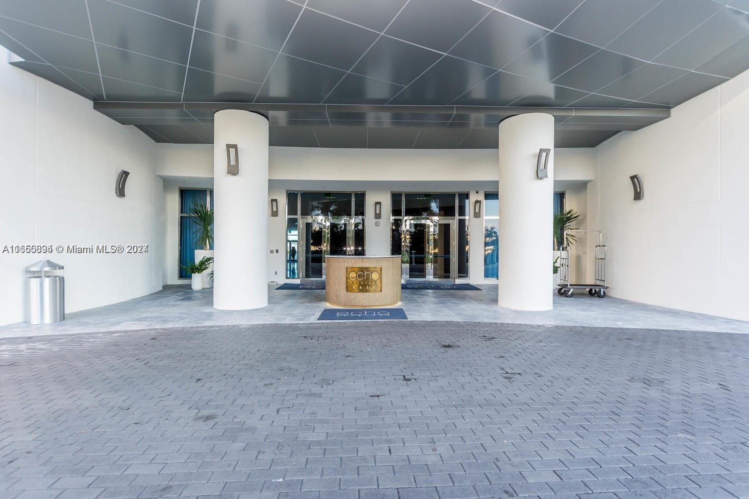 ECHO CONDO AVENTURA - Residential