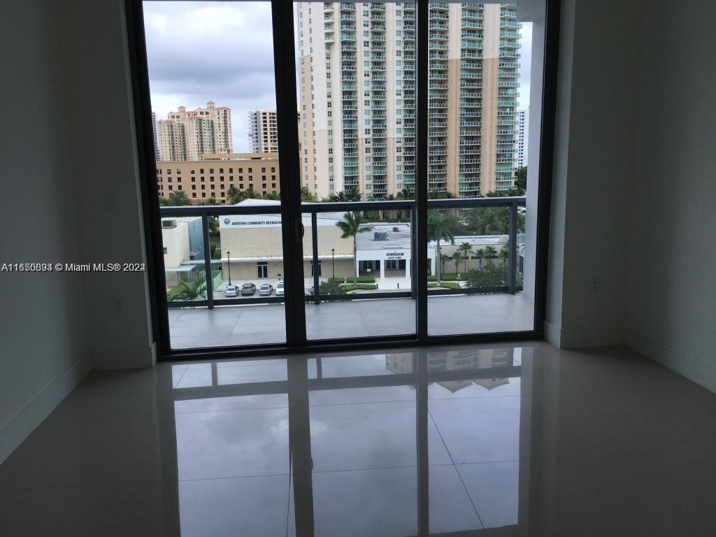 ECHO CONDO AVENTURA - Residential