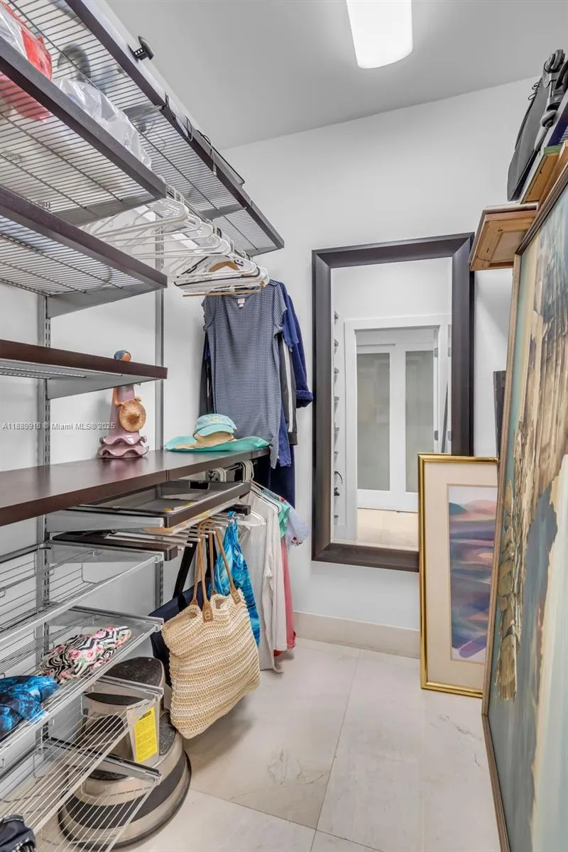 Key Biscayne, Florida 33149, United States, 2 Bedrooms Bedrooms, ,2 BathroomsBathrooms,Residential,Active,221434