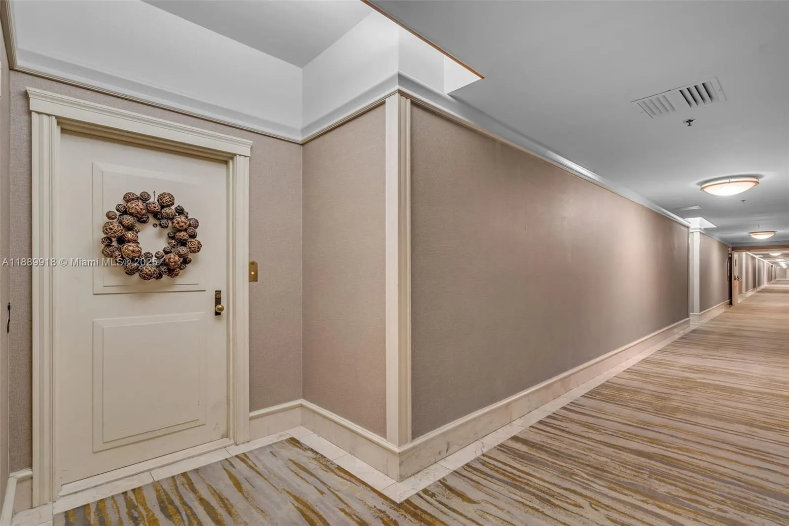 Key Biscayne, Florida 33149, United States, 2 Bedrooms Bedrooms, ,2 BathroomsBathrooms,Residential,Active,221434