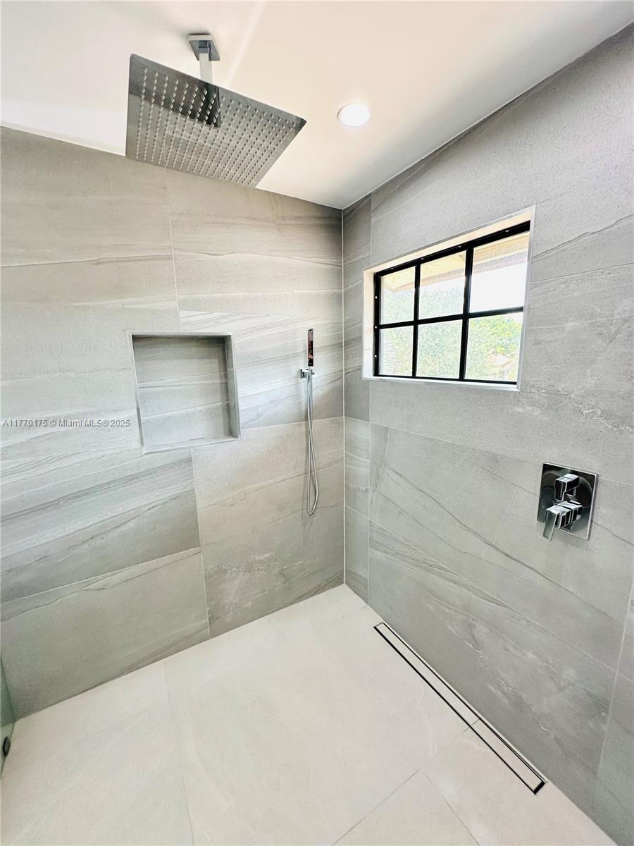 ASCOT VILLAS AT EAGLE TRA - Residential Lease