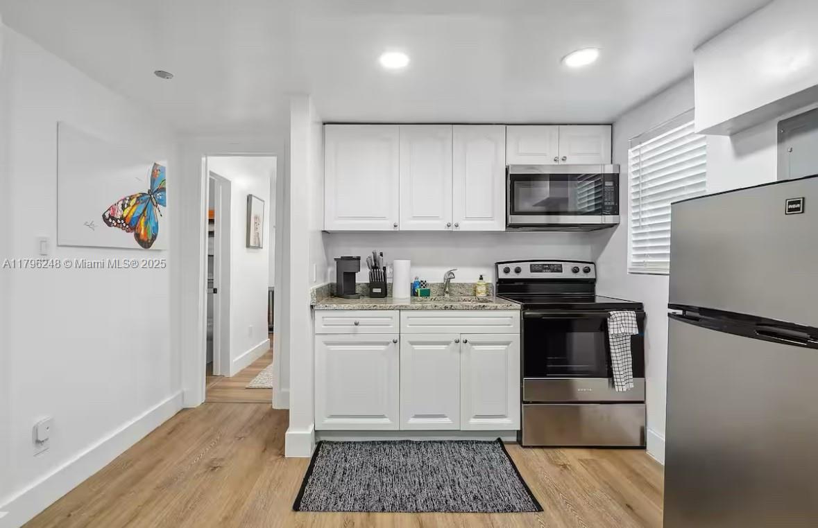 HOLLYWOOD BEACH - Residential Lease