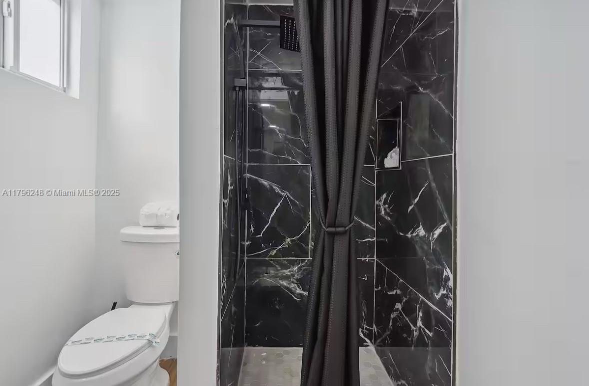 HOLLYWOOD BEACH - Residential Lease